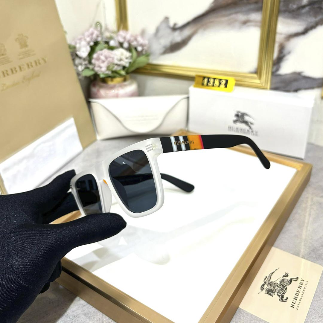 BB Royal 4382 Wayfarers